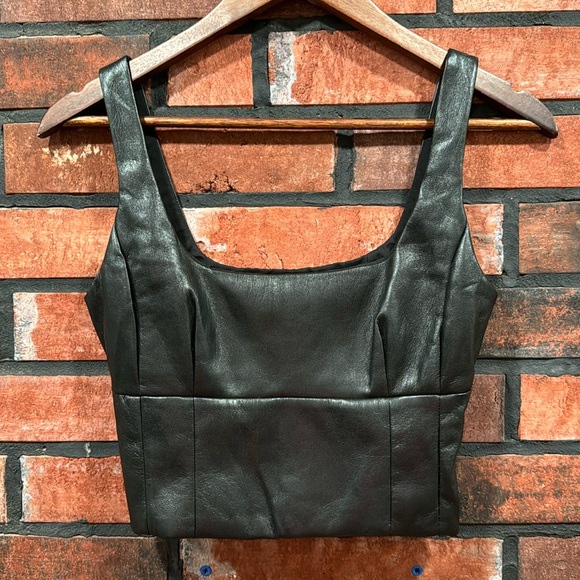 Aritzia Tops - Wilfred Aritzia top